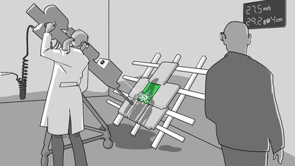 L'illustration montre un test de grêle sur des tuiles dans un laboratoire d'essai.