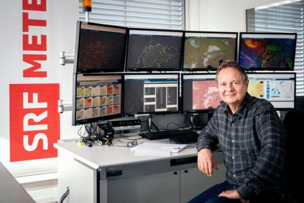 Thomas Bucheli au studio de Radio Télévision Suisse RTS / SRF Météo