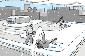 Déneigement professionnel sur un toit plat dans des situations d'enneigement exceptionnelles